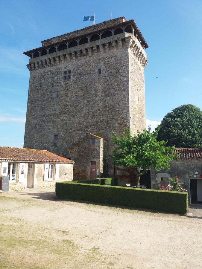 Le Patronage Villa Bazoges-en-Pareds Exterior foto