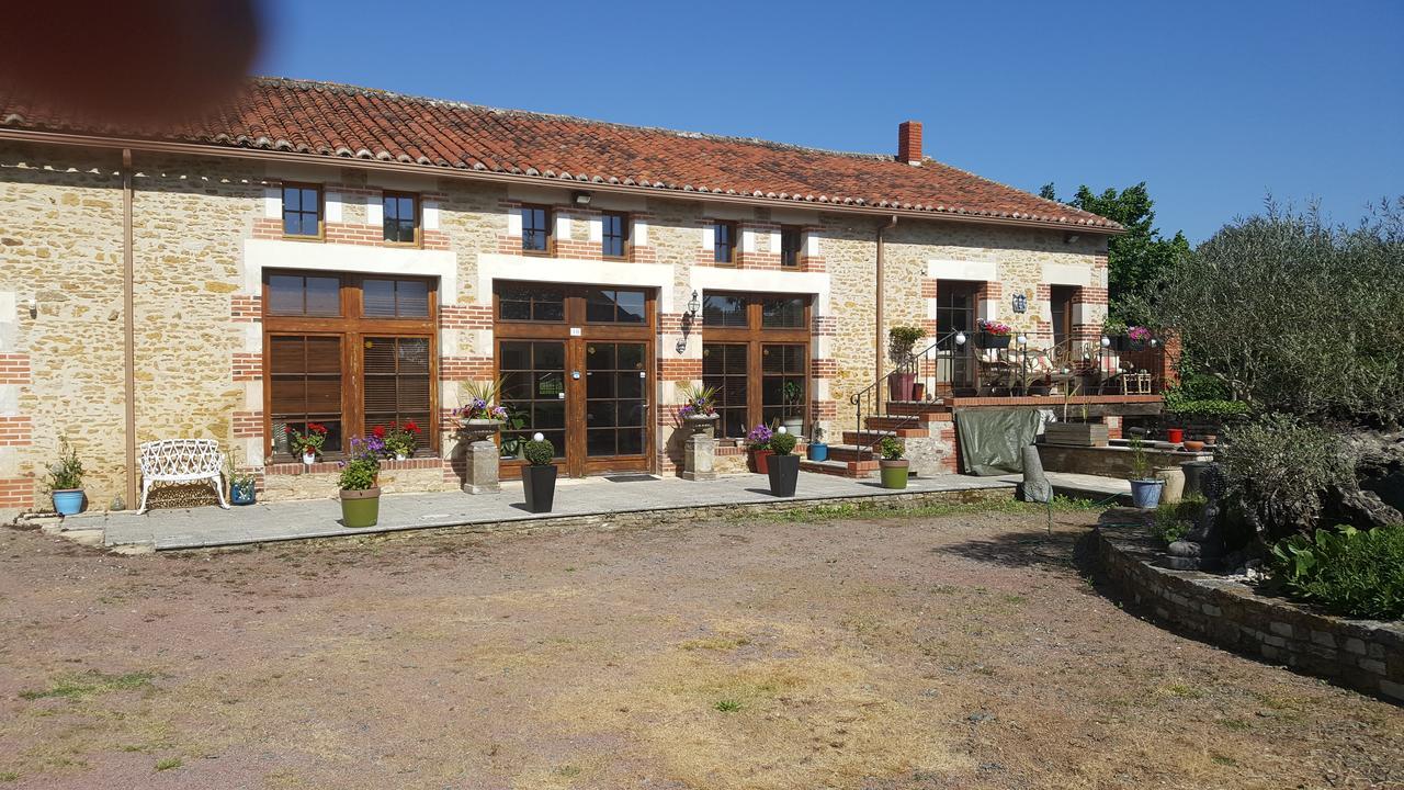 Le Patronage Villa Bazoges-en-Pareds Exterior foto